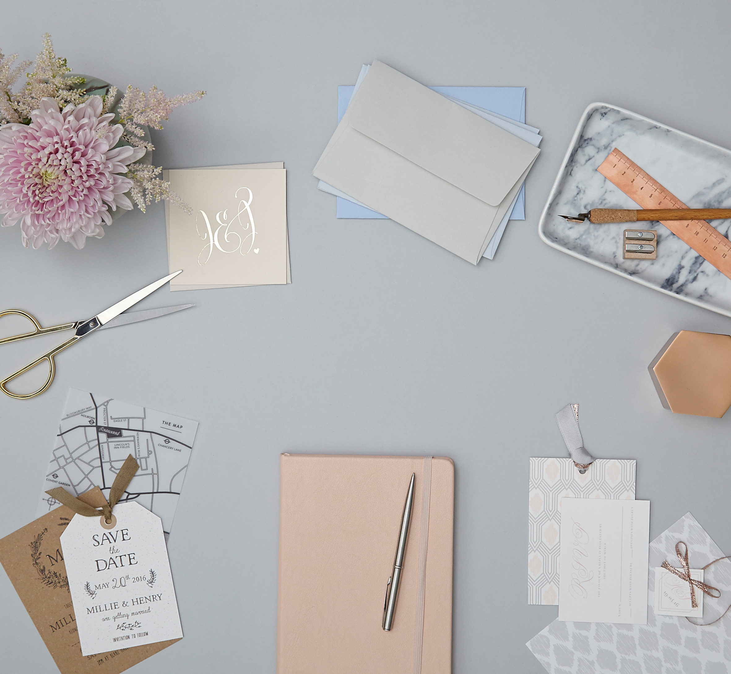 LOLA&BLUSH_holding-page_nocopy